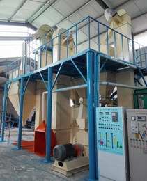 魯山縣自動(dòng)配料飼料生產(chǎn)線